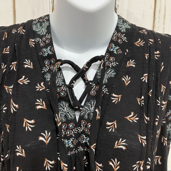 Lucky Brand Pull Over Cap Sleeve Black Top, Size Small - Picture 7 of 16